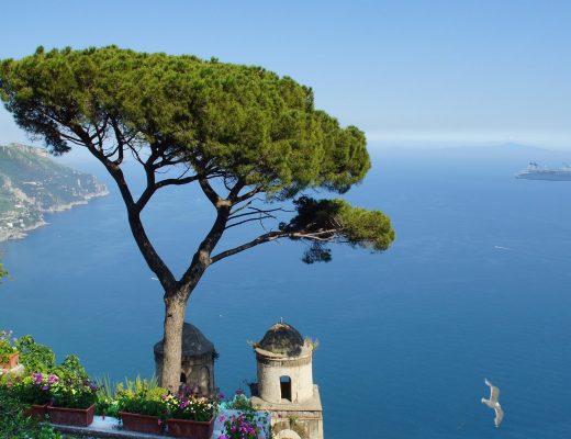 Veduta panoramica del golfo di salerno dal belvedere di Villa Rufolo a Ravello